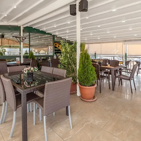 Ξενοδοχείο Center Gili Γκόστιβαρ